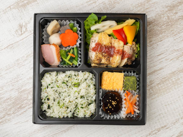 鶏の季節ソース和膳