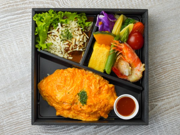 洋風オムライス＆チーズハンバーグ御膳