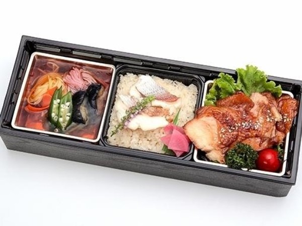 笑福箱 地鶏の照り焼きとお蕎麦の鯛めし御膳