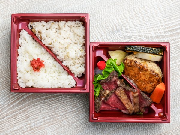 【お弁当デリ限定】手ごねハンバーグと低温仕上げの熟成サーロイン二段弁当