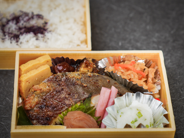 仲卸目利きのヒラス西京弁当