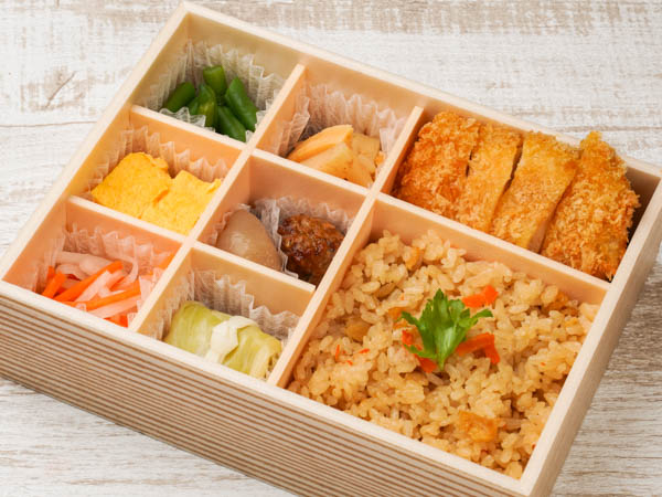 しっとり柔らかチキンカツ膳