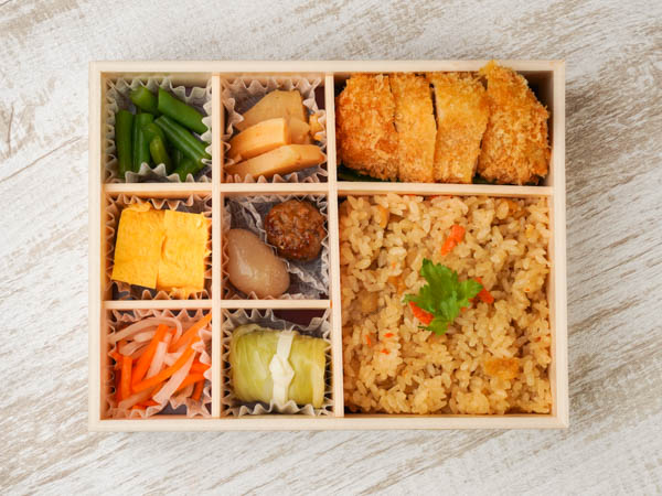 しっとり柔らかチキンカツ膳