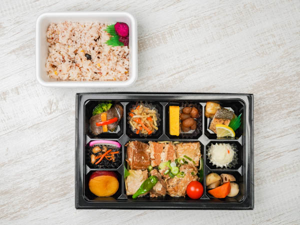 豚の角煮と十一菜幕の内