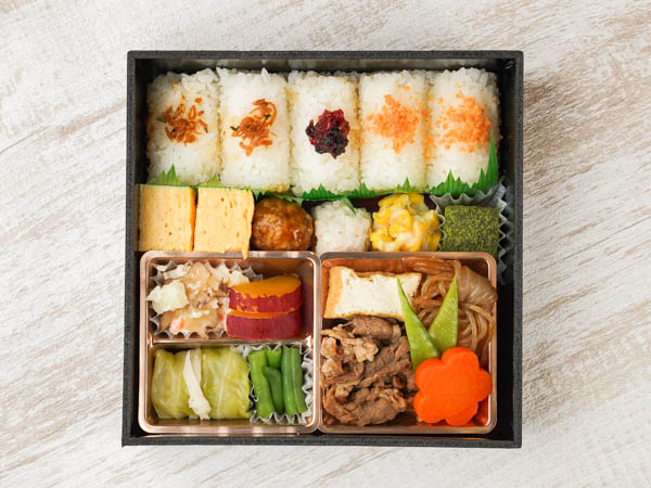 牛すき煮と3種の俵ごはん