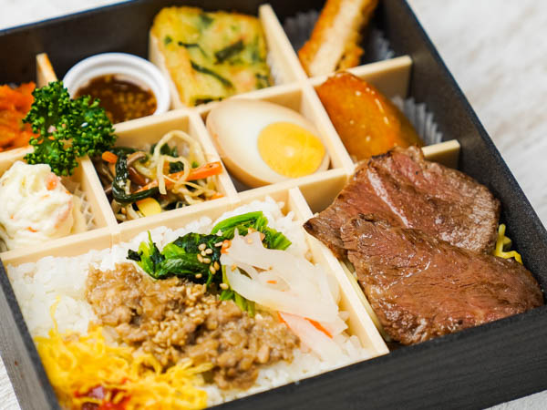 黒毛和牛彩り弁当①
