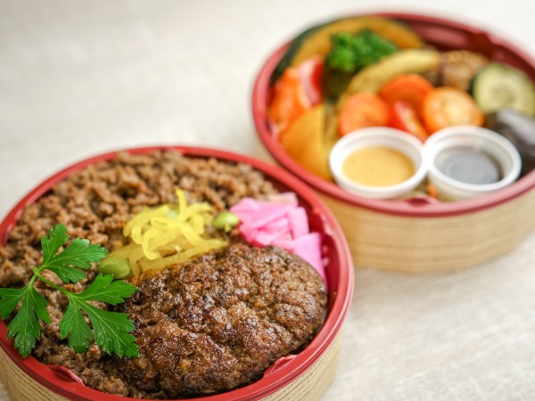自家製うまみハンバーグ二段BENTO