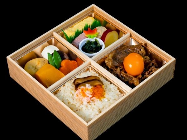 和牛すき焼き弁当 飛翔[39]