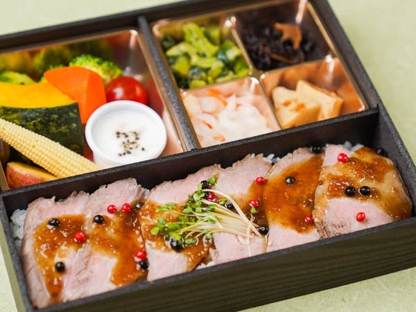 厳選牛のローストビーフ重弁当