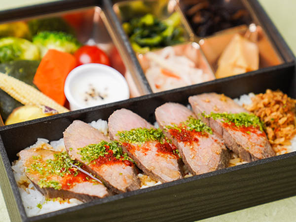 淡路牛ステーキ重弁当