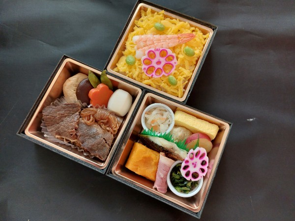 三段重：黒毛和牛すき焼き 吉祥[79]