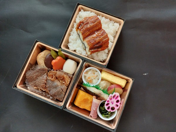 三段重：黒毛和牛すき焼き 豊楽[81]