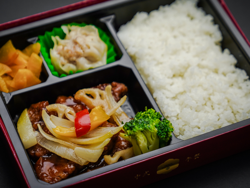 三元豚 酢豚弁当