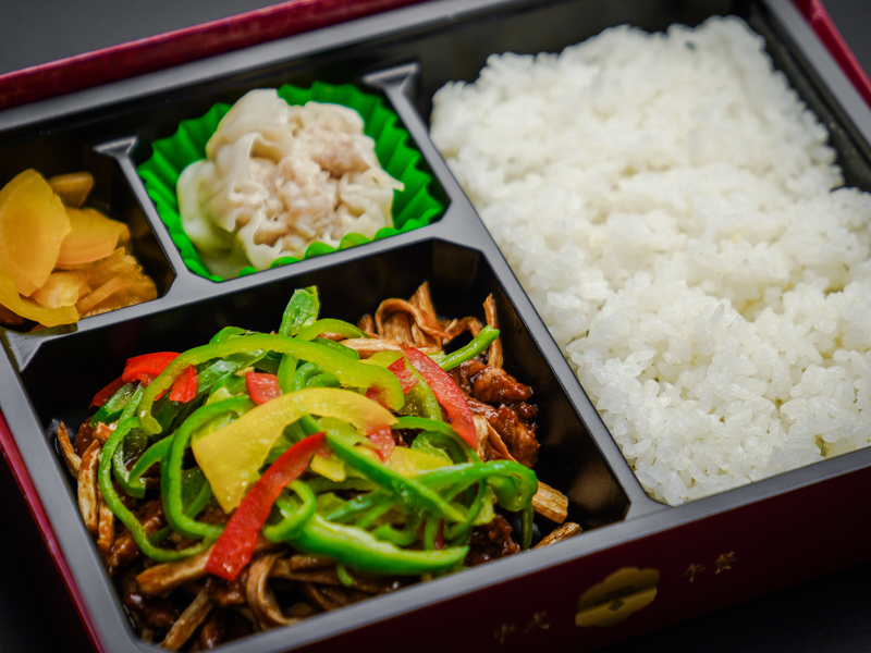 青椒肉絲（チンジャオロースー）弁当