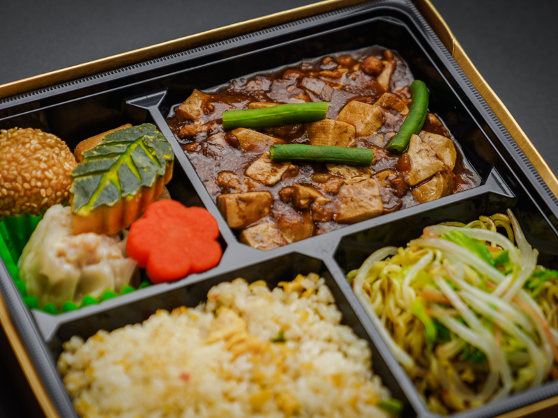 【4升】四川麻婆豆腐と炒飯弁当（スプーン付き）