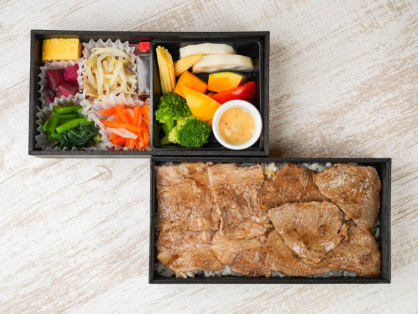 友三角と牛カルビの二種盛重