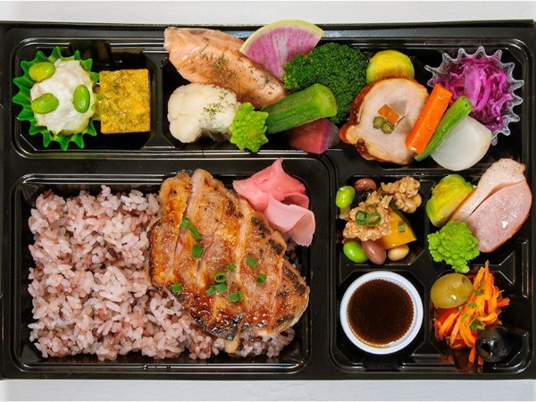 特選もち豚とサーモン弁当