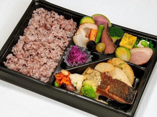 サーモンソテーハニーマスタード弁当