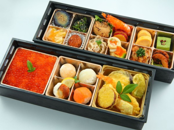 いくら丼と贅沢幕の内二段御膳 楓（かえで）No.155