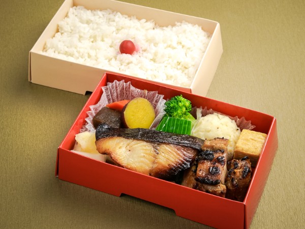 銀だら西京・とりこうじ焼弁当