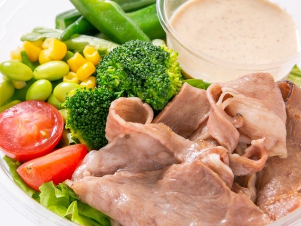 黒毛和牛“炙り牛”サラスパ 胡麻ドレッシング