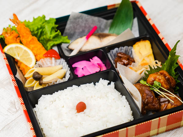選べるご飯のぶり照り焼きと若鶏八丁味噌焼き御膳