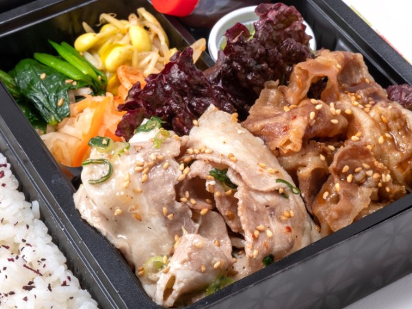 豚バラの岩塩だれ焼きと牛焼肉弁当