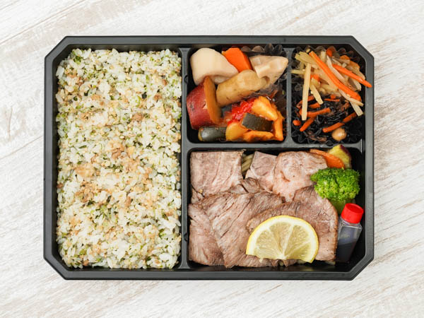 特上飛騨牛ステーキと飛騨牛まぜ飯御膳