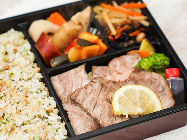 特上飛騨牛ステーキと飛騨牛まぜ飯御膳